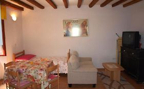 Apartment 52