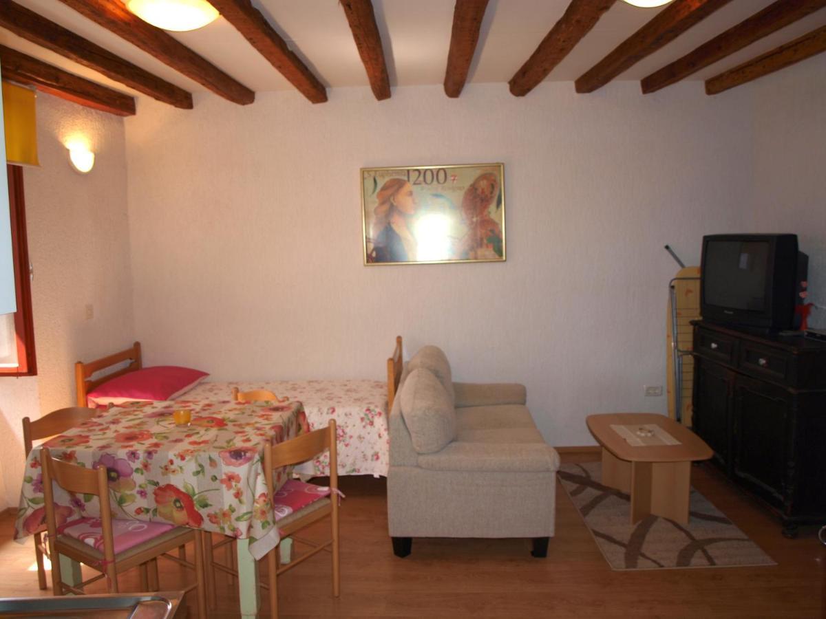 Apartment 52 Rovigno Esterno foto