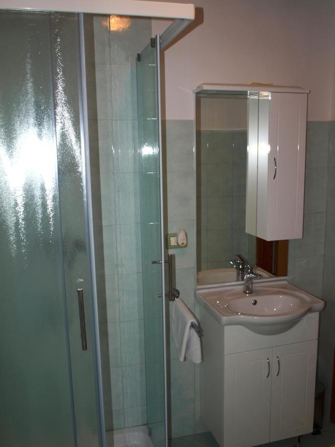 Apartment 52 Rovigno Esterno foto